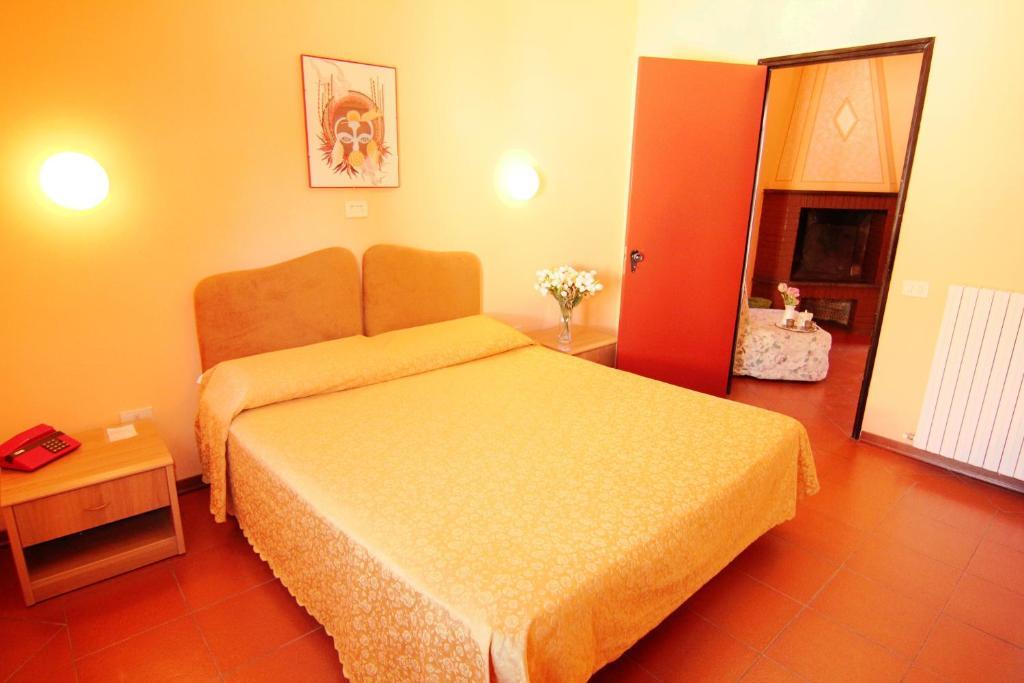 Hotel Boni Cerri Spoleto Kamer foto